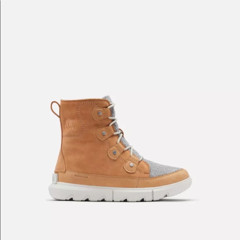 Sorel Women’s Explorer Joan winter boot